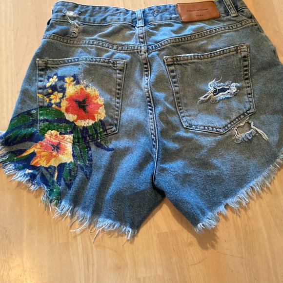 Zara Pants - Zara Trafaluc denimwear High Waisted Distressed Painted Denim Shorts Size 24